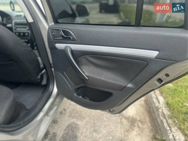 Серый Шкода Октавия, объемом двигателя 1.9 л и пробегом 287 тыс. км за 9000 $, фото 10 на Automoto.ua