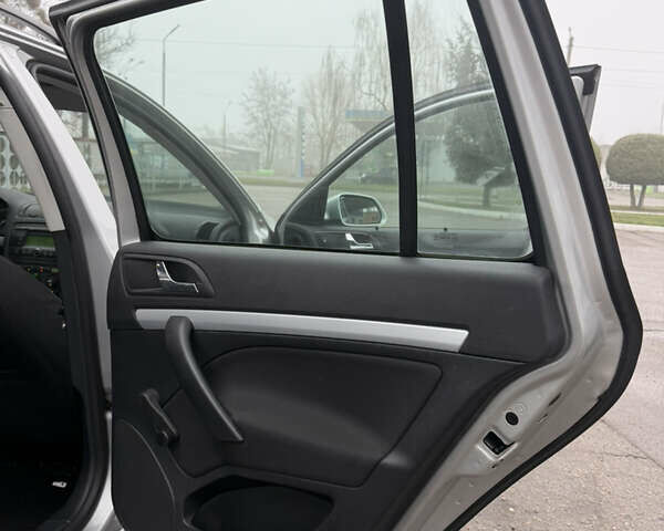 Сірий Шкода Октавія, об'ємом двигуна 1.6 л та пробігом 223 тис. км за 6799 $, фото 34 на Automoto.ua