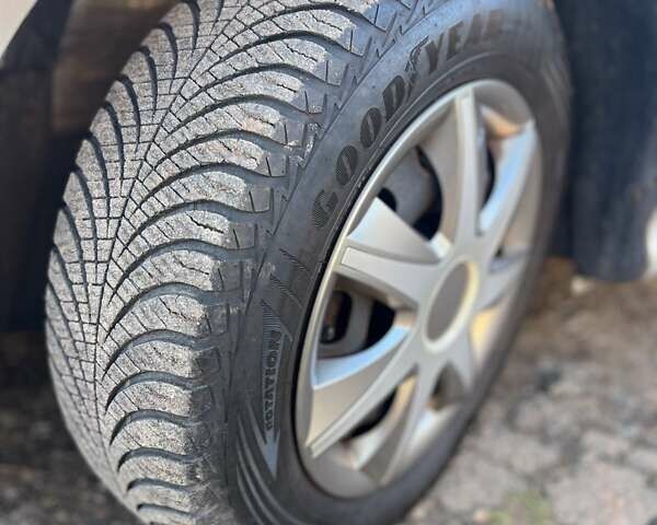 Сірий Шкода Октавія, об'ємом двигуна 1.6 л та пробігом 162 тис. км за 6300 $, фото 69 на Automoto.ua