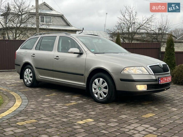 Серый Шкода Октавия, объемом двигателя 1.6 л и пробегом 256 тыс. км за 6850 $, фото 2 на Automoto.ua