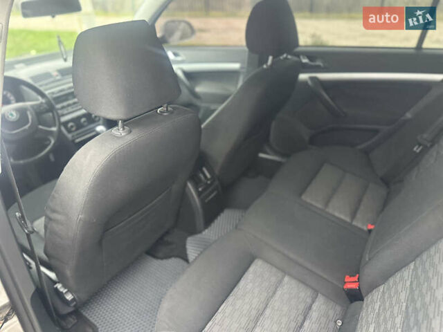 Серый Шкода Октавия, объемом двигателя 1.9 л и пробегом 287 тыс. км за 9000 $, фото 13 на Automoto.ua