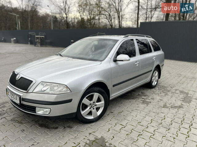 Сірий Шкода Октавія, об'ємом двигуна 1.6 л та пробігом 240 тис. км за 5850 $, фото 1 на Automoto.ua