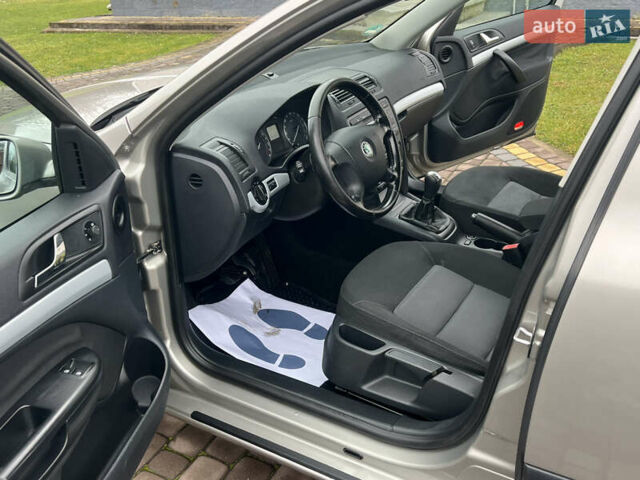 Серый Шкода Октавия, объемом двигателя 1.6 л и пробегом 256 тыс. км за 6850 $, фото 12 на Automoto.ua