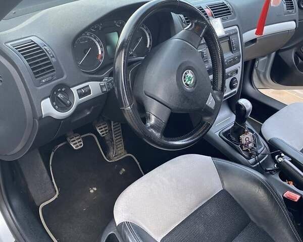 Серый Шкода Октавия, объемом двигателя 2 л и пробегом 317 тыс. км за 6600 $, фото 6 на Automoto.ua