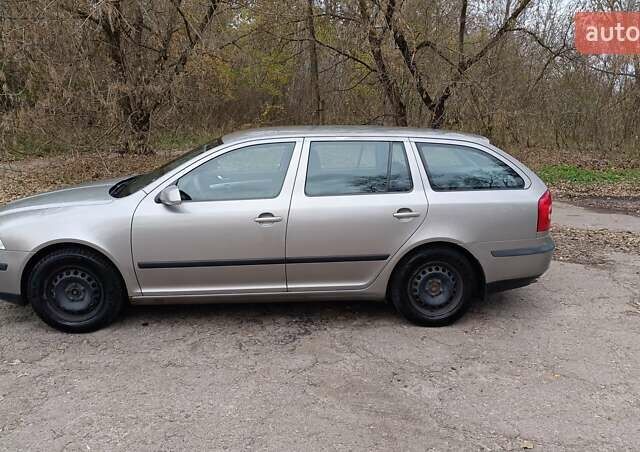 Серый Шкода Октавия, объемом двигателя 1.8 л и пробегом 274 тыс. км за 5850 $, фото 2 на Automoto.ua