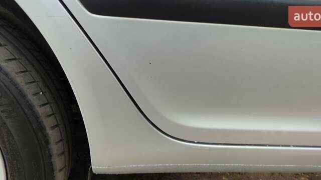 Сірий Шкода Октавія, об'ємом двигуна 2 л та пробігом 240 тис. км за 7000 $, фото 3 на Automoto.ua