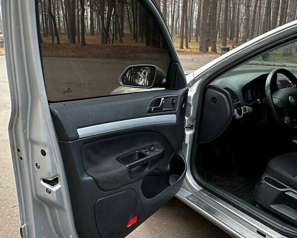 Серый Шкода Октавия, объемом двигателя 1.9 л и пробегом 315 тыс. км за 6300 $, фото 9 на Automoto.ua