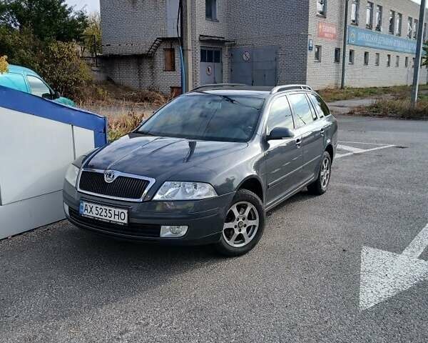 Серый Шкода Октавия, объемом двигателя 1 л и пробегом 280 тыс. км за 6000 $, фото 3 на Automoto.ua