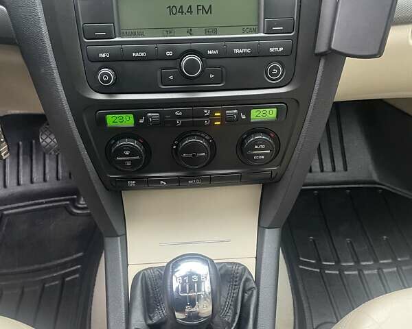 Сірий Шкода Октавія, об'ємом двигуна 1.8 л та пробігом 221 тис. км за 7899 $, фото 16 на Automoto.ua