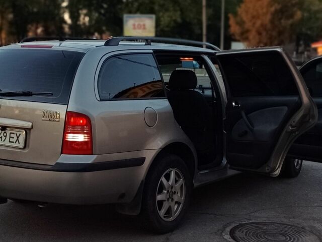 Серый Шкода Октавия, объемом двигателя 1.6 л и пробегом 270 тыс. км за 4500 $, фото 4 на Automoto.ua