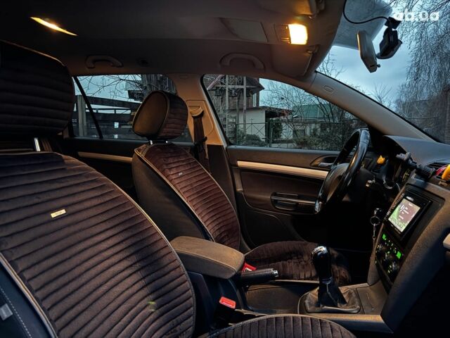 Сірий Шкода Октавія, об'ємом двигуна 2 л та пробігом 338 тис. км за 6890 $, фото 22 на Automoto.ua