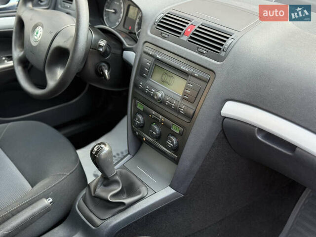 Сірий Шкода Октавія, об'ємом двигуна 1.6 л та пробігом 214 тис. км за 6950 $, фото 55 на Automoto.ua