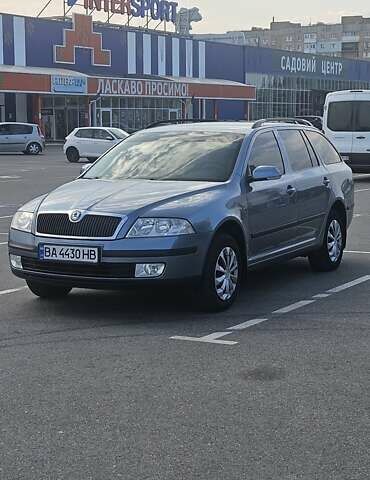 Серый Шкода Октавия, объемом двигателя 1.6 л и пробегом 210 тыс. км за 5600 $, фото 2 на Automoto.ua