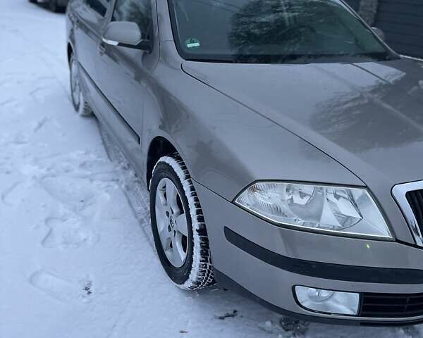 Серый Шкода Октавия, объемом двигателя 1.6 л и пробегом 240 тыс. км за 6700 $, фото 9 на Automoto.ua