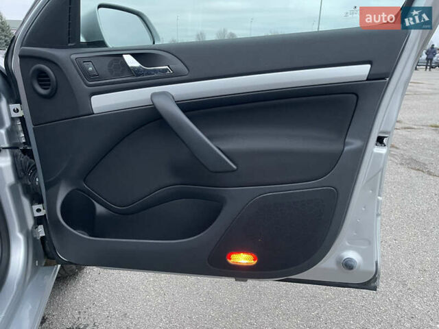 Серый Шкода Октавия, объемом двигателя 1.6 л и пробегом 39 тыс. км за 10150 $, фото 52 на Automoto.ua