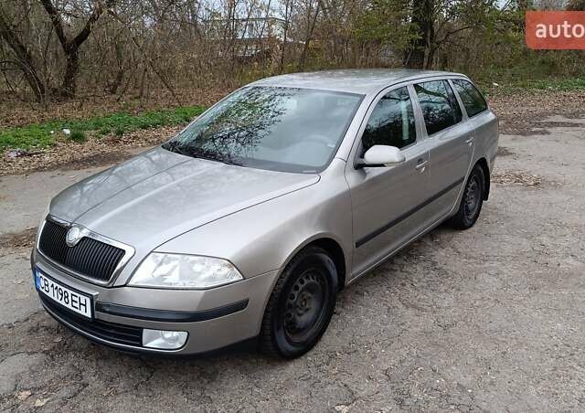 Серый Шкода Октавия, объемом двигателя 1.8 л и пробегом 274 тыс. км за 5850 $, фото 1 на Automoto.ua