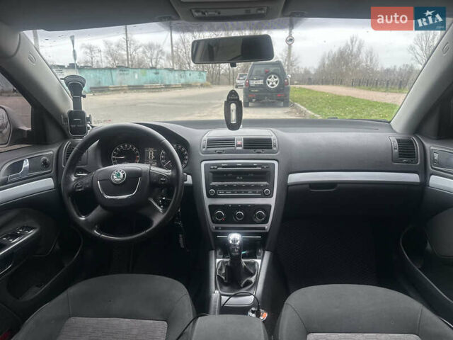Серый Шкода Октавия, объемом двигателя 1.9 л и пробегом 287 тыс. км за 9000 $, фото 8 на Automoto.ua