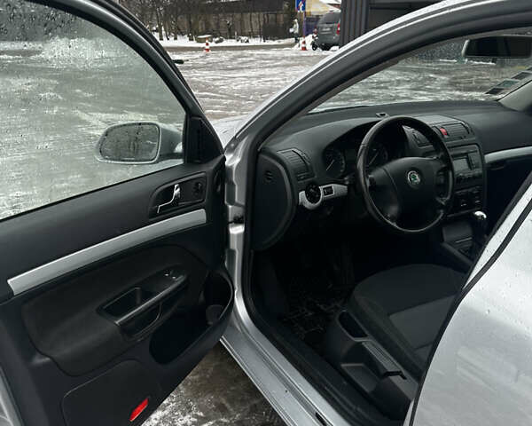 Серый Шкода Октавия, объемом двигателя 1.6 л и пробегом 181 тыс. км за 7500 $, фото 10 на Automoto.ua