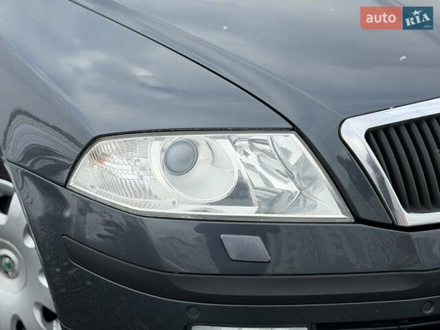 Сірий Шкода Октавія, об'ємом двигуна 1.6 л та пробігом 201 тис. км за 7599 $, фото 10 на Automoto.ua