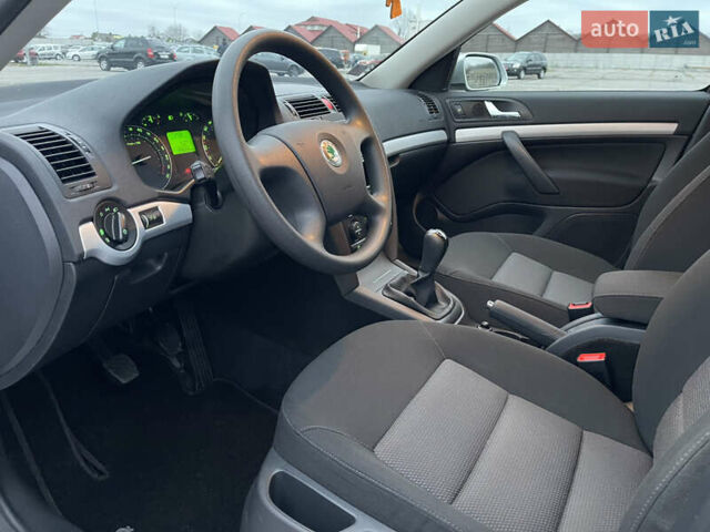 Серый Шкода Октавия, объемом двигателя 1.6 л и пробегом 39 тыс. км за 10150 $, фото 71 на Automoto.ua