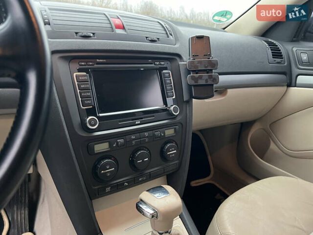 Сірий Шкода Октавія, об'ємом двигуна 1.6 л та пробігом 231 тис. км за 8250 $, фото 26 на Automoto.ua