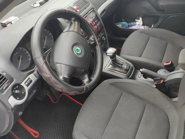 Серый Шкода Октавия, объемом двигателя 2 л и пробегом 304 тыс. км за 7200 $, фото 6 на Automoto.ua