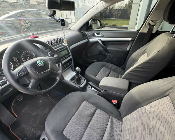 Серый Шкода Октавия, объемом двигателя 1.6 л и пробегом 249 тыс. км за 5999 $, фото 26 на Automoto.ua