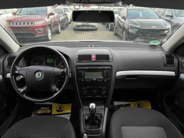 Сірий Шкода Октавія, об'ємом двигуна 2 л та пробігом 260 тис. км за 8200 $, фото 9 на Automoto.ua