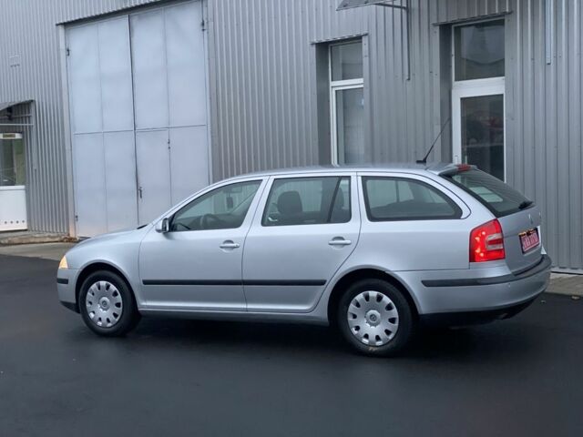 Серый Шкода Октавия, объемом двигателя 1.6 л и пробегом 197 тыс. км за 5999 $, фото 2 на Automoto.ua