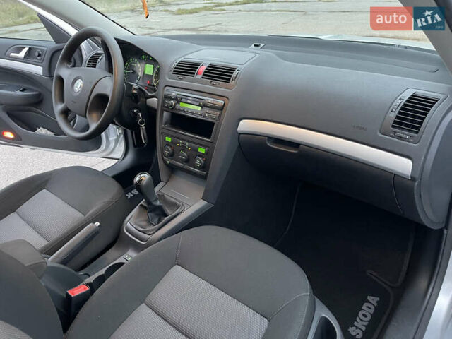 Серый Шкода Октавия, объемом двигателя 1.6 л и пробегом 39 тыс. км за 10150 $, фото 46 на Automoto.ua