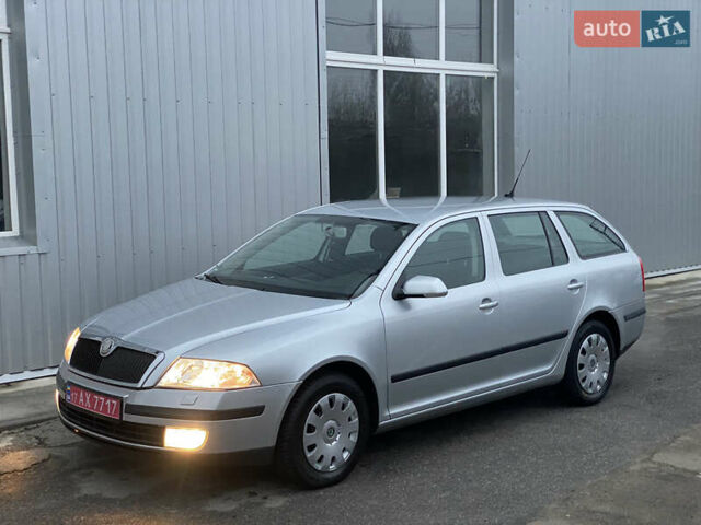 Серый Шкода Октавия, объемом двигателя 1.6 л и пробегом 197 тыс. км за 5999 $, фото 1 на Automoto.ua