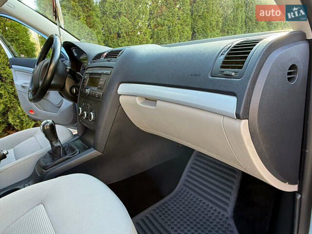 Серый Шкода Октавия, объемом двигателя 1.6 л и пробегом 209 тыс. км за 6500 $, фото 45 на Automoto.ua