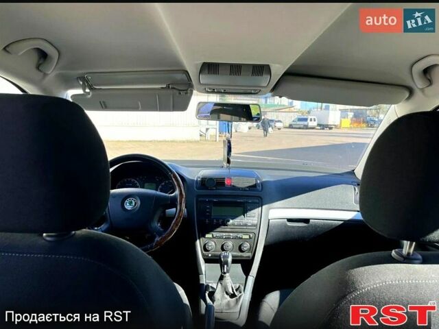 Серый Шкода Октавия, объемом двигателя 1.6 л и пробегом 190 тыс. км за 6500 $, фото 2 на Automoto.ua