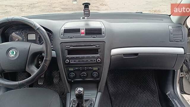 Серый Шкода Октавия, объемом двигателя 1.8 л и пробегом 274 тыс. км за 5850 $, фото 11 на Automoto.ua