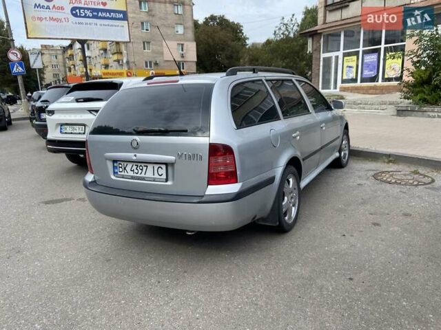 Серый Шкода Октавия, объемом двигателя 1.6 л и пробегом 310 тыс. км за 3600 $, фото 2 на Automoto.ua