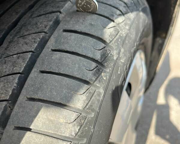 Серый Шкода Октавия, объемом двигателя 1.6 л и пробегом 211 тыс. км за 5800 $, фото 17 на Automoto.ua