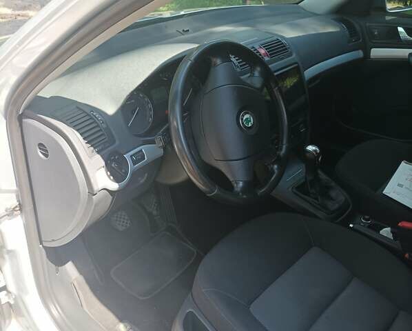 Сірий Шкода Октавія, об'ємом двигуна 1.9 л та пробігом 210 тис. км за 7000 $, фото 9 на Automoto.ua