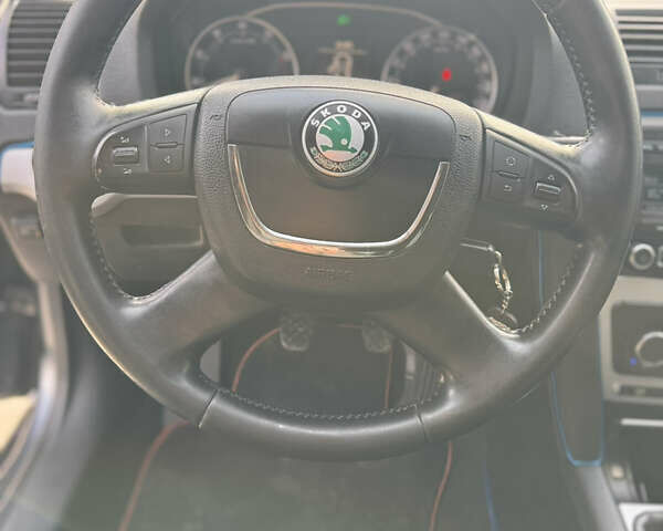 Серый Шкода Октавия, объемом двигателя 1.6 л и пробегом 249 тыс. км за 5999 $, фото 23 на Automoto.ua