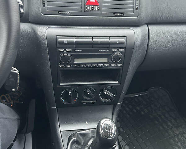 Серый Шкода Октавия, объемом двигателя 1.6 л и пробегом 161 тыс. км за 5650 $, фото 10 на Automoto.ua