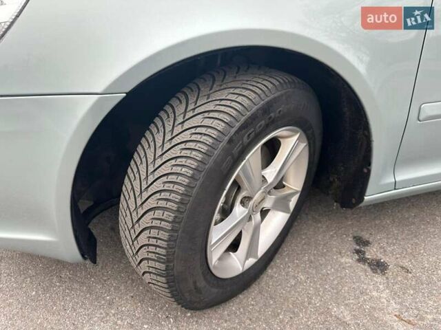 Серый Шкода Октавия, объемом двигателя 1.39 л и пробегом 195 тыс. км за 7500 $, фото 13 на Automoto.ua