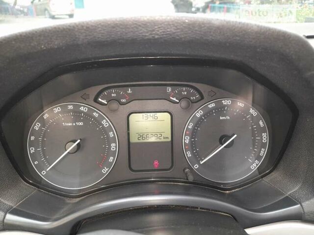 Сірий Шкода Октавія, об'ємом двигуна 1.6 л та пробігом 266 тис. км за 6400 $, фото 16 на Automoto.ua