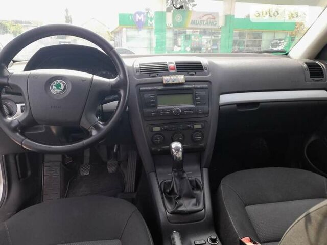 Сірий Шкода Октавія, об'ємом двигуна 1.6 л та пробігом 266 тис. км за 6400 $, фото 14 на Automoto.ua