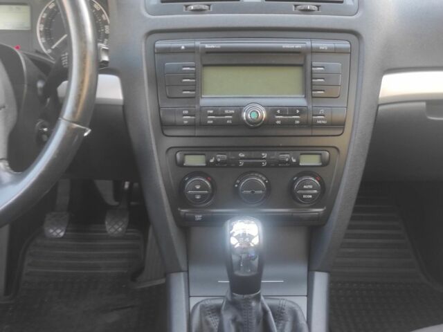 Сірий Шкода Октавія, об'ємом двигуна 1.6 л та пробігом 249 тис. км за 6799 $, фото 16 на Automoto.ua