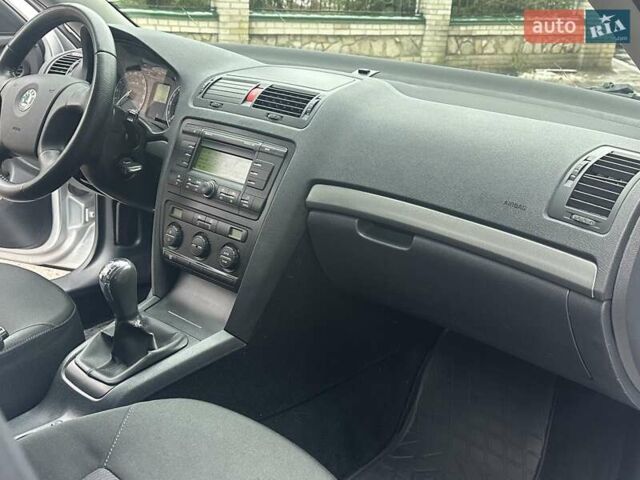 Сірий Шкода Октавія, об'ємом двигуна 2 л та пробігом 192 тис. км за 7199 $, фото 34 на Automoto.ua