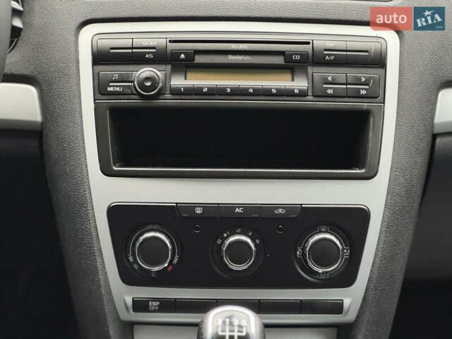 Серый Шкода Октавия, объемом двигателя 1.6 л и пробегом 212 тыс. км за 7400 $, фото 21 на Automoto.ua