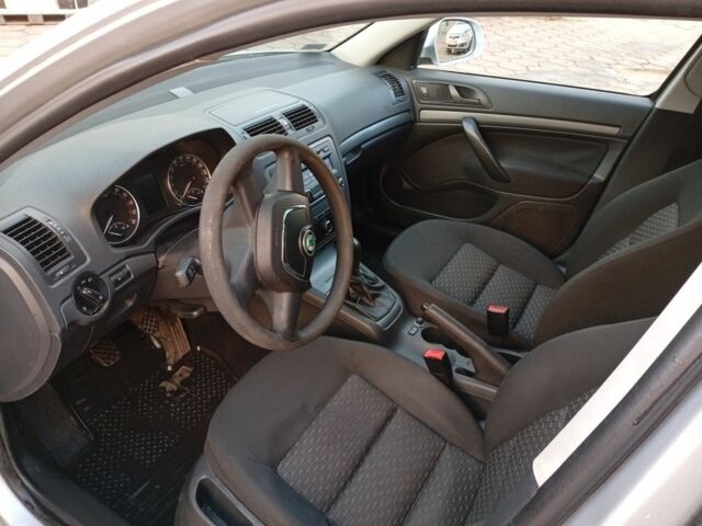 Шкода Октавія 2009 у Немирове на Automoto.ua Сірий Шкода Октавія, об'ємом двигуна 1.9 л та пробігом 342 тис. км за 2850 $, фото 6 на Automoto.ua