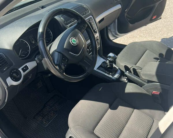 Сірий Шкода Октавія, об'ємом двигуна 1.8 л та пробігом 194 тис. км за 8400 $, фото 7 на Automoto.ua