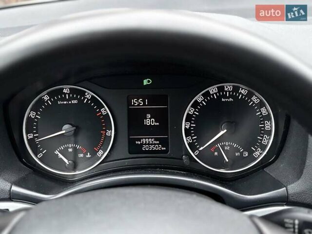 Серый Шкода Октавия, объемом двигателя 1.6 л и пробегом 203 тыс. км за 8099 $, фото 80 на Automoto.ua