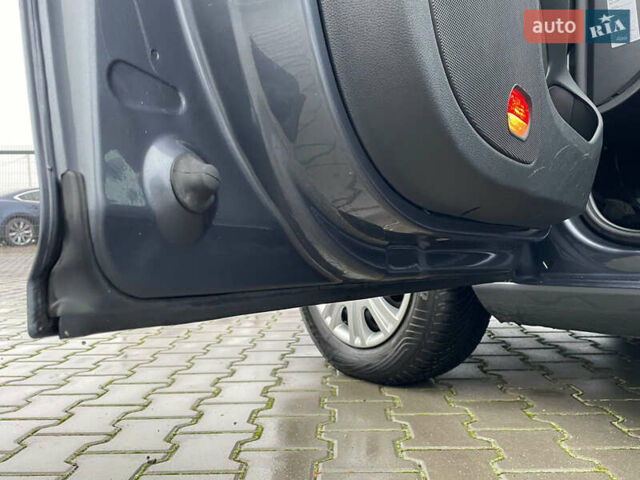 Серый Шкода Октавия, объемом двигателя 1.6 л и пробегом 181 тыс. км за 8888 $, фото 96 на Automoto.ua