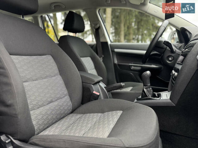 Серый Шкода Октавия, объемом двигателя 1.6 л и пробегом 212 тыс. км за 7400 $, фото 24 на Automoto.ua